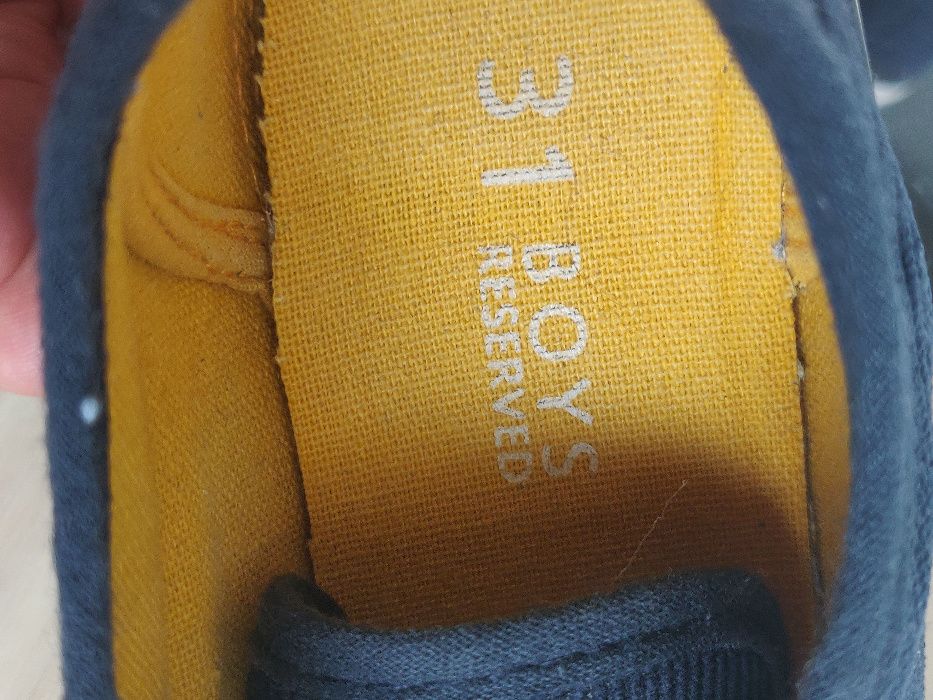 Buty sportowe Reserved rozm. 31, wkładka 19,8 cm granatowe jak nowe