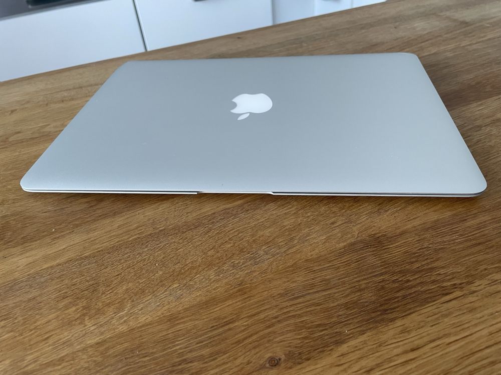 Apple MacBook Air 13 i5 os x Sequoia