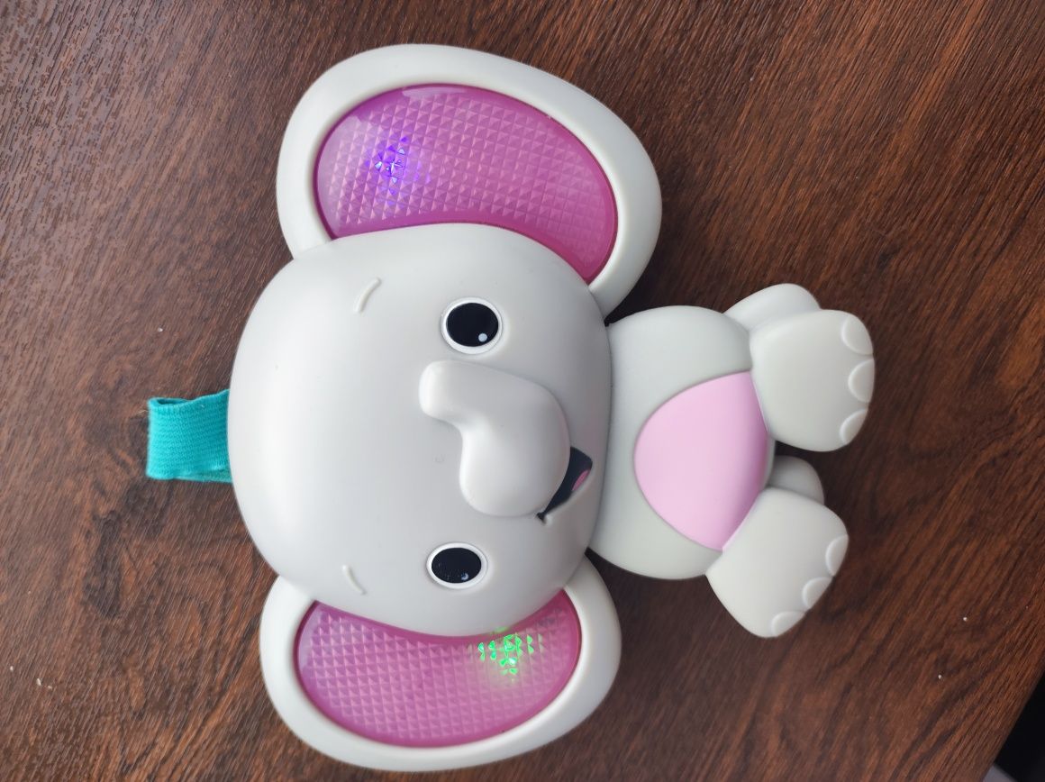 Интерактивная развивающая игрушка-подвеска слоник для самых маленьких
