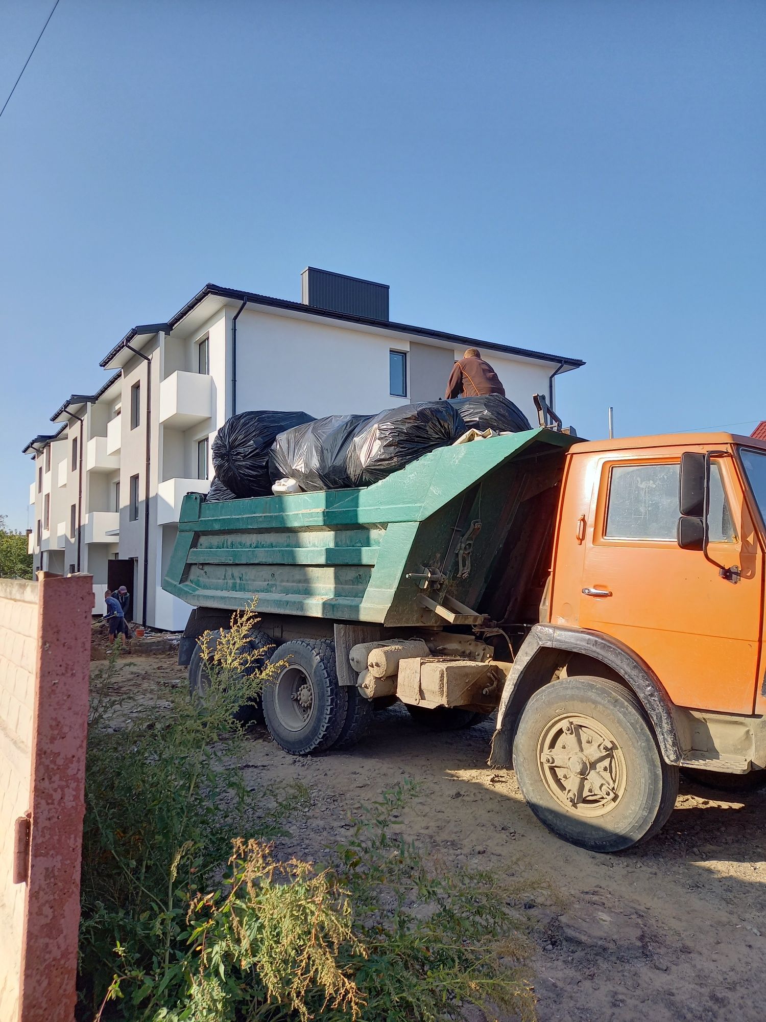 КАМАЗ.доставка,пісок,щебінь,чорнозем,бой,торф,земля. Дешево 100г