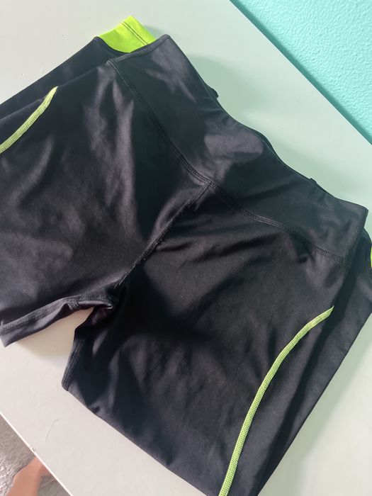 Leggins de senhora numero M pertas e amarelas sem etiquetas usadas 2x