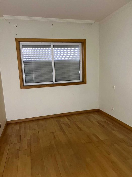 Apartamento T2 com lugar de garagem.