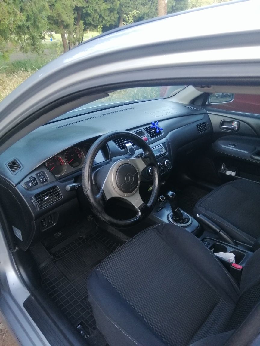 Mitsubishi lancer 9 2.0 2004
