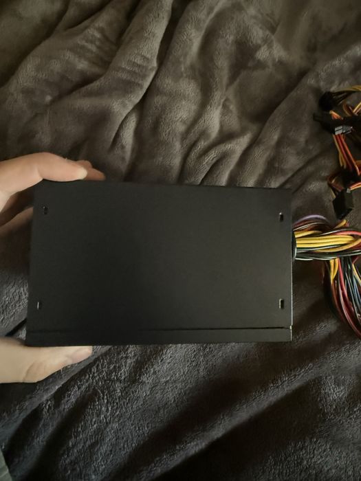 Zasilacz AEROCOOL PGS VX 750W 80 Plus jest gwarancja