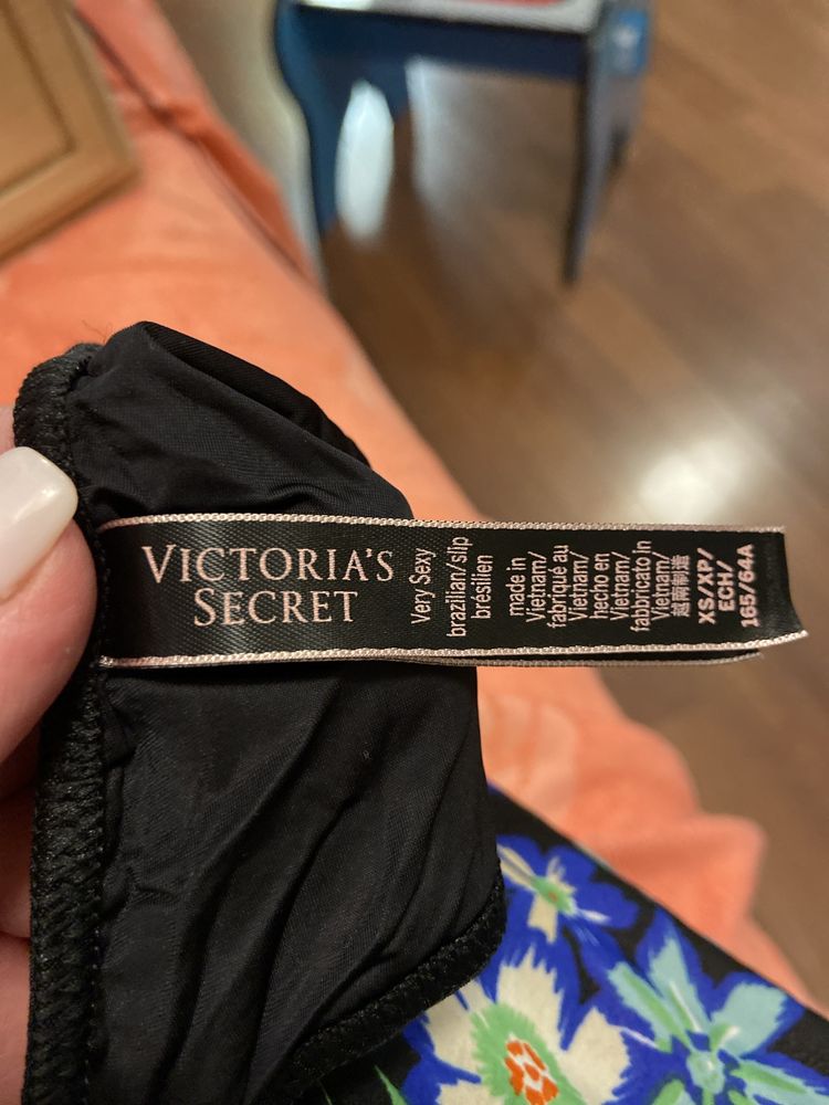 Нижнее белье Victoria Secret