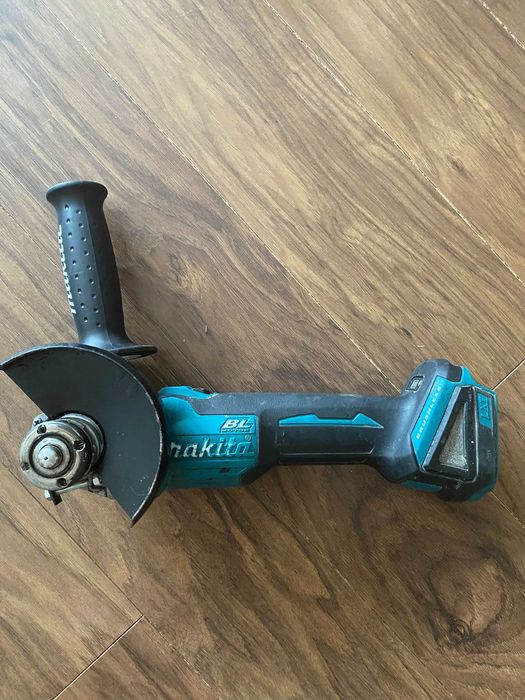 MAKITA szlifierka  DGA 504