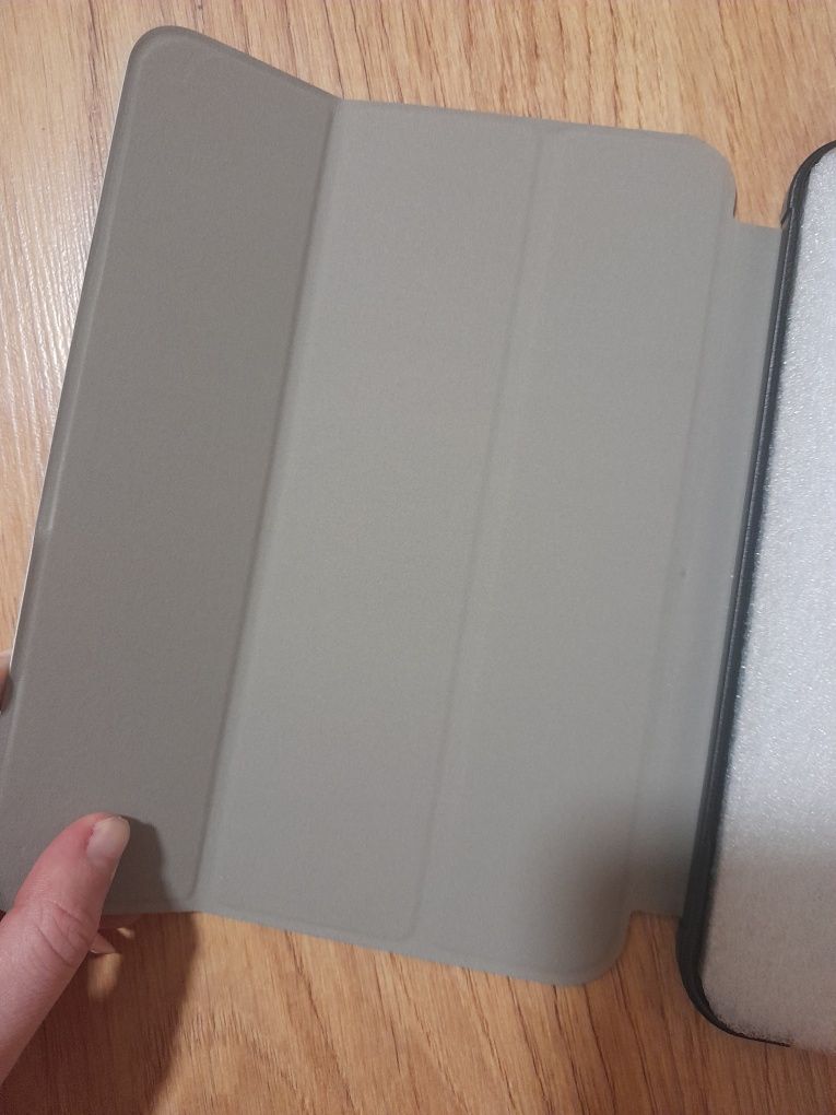 Nowe etui do ipada mini 6