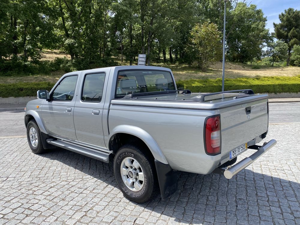 Nissan navara 2,5 td