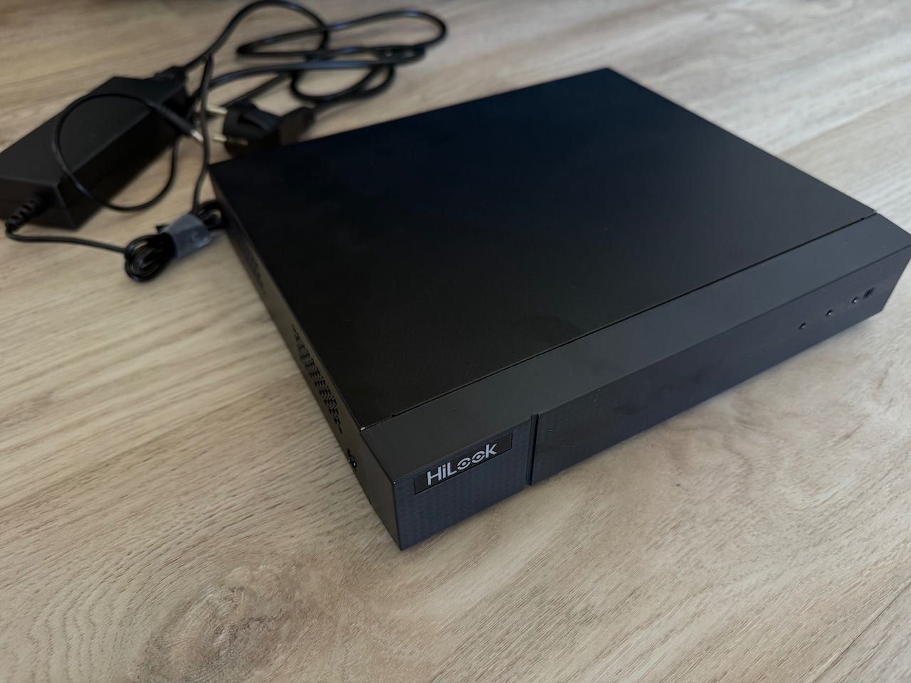 NVR Rejestrator IP PoE HiLook by Hikvision 8x PoE NVR-8CH-4MP/8P