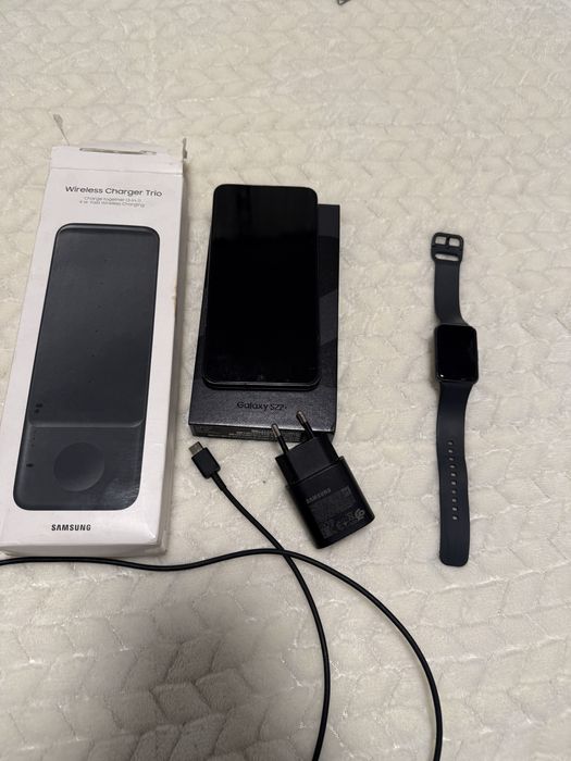 Samsung s 22 com acessorios de carregador + Relogio smartwatch Samsung