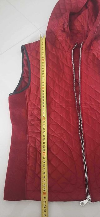 Bordowa kamizelka Massimo Dutti