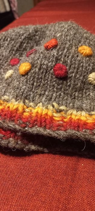 Шерстяная шапка , привезена из Непала