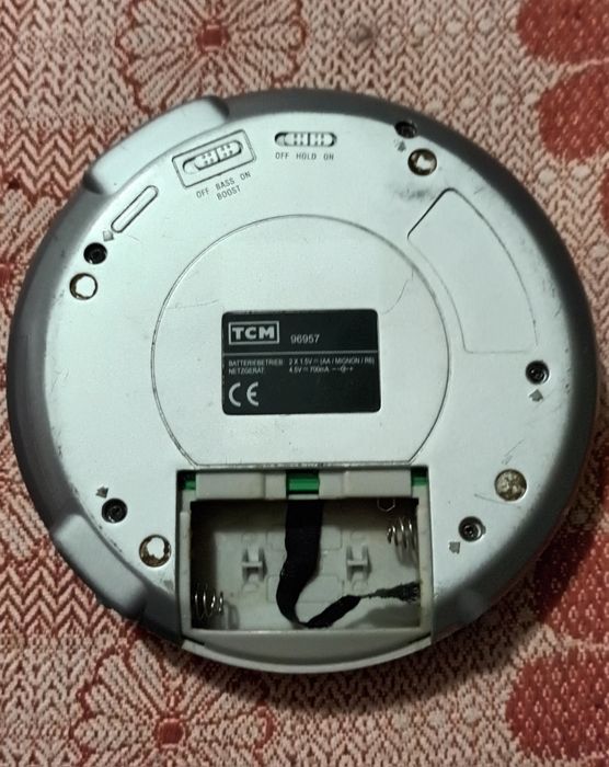 Продам CD плеер в нерабочем состоянии