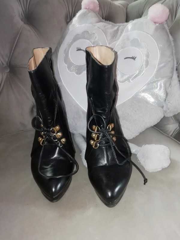 Botki Moschino r. 39