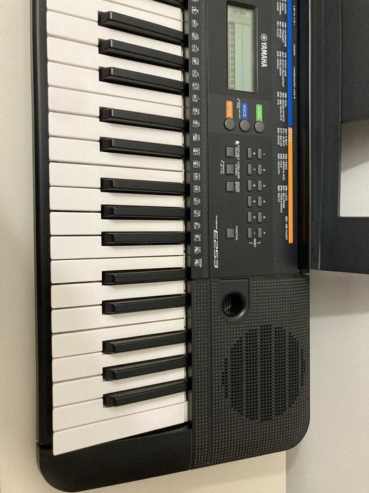 Yamaha PSR-E253 – Teclado 61 Teclas – Excelente Estado