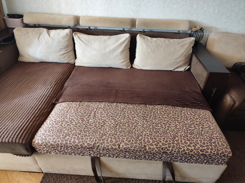 Диван кутовий у хорошому стані