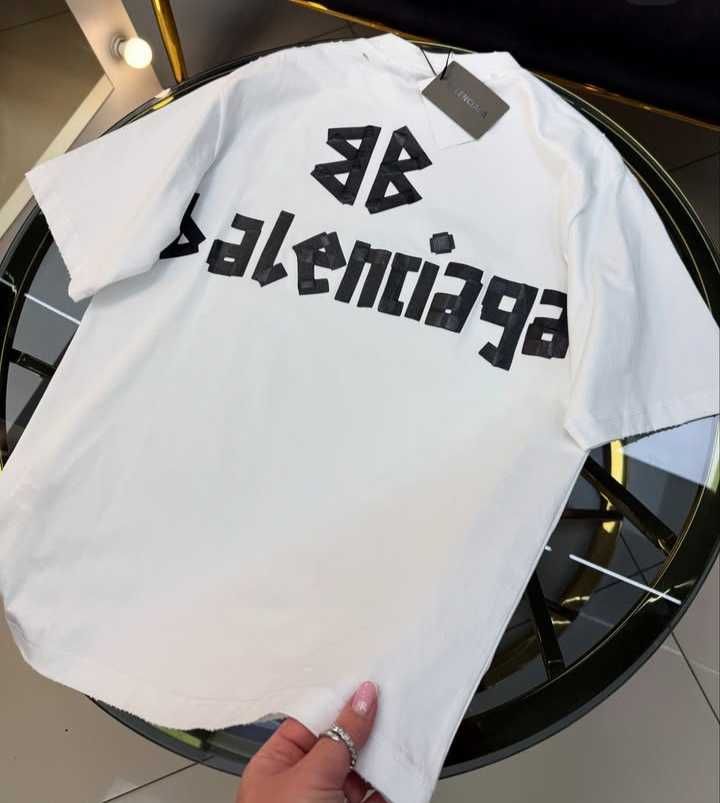 Nowe Koszulka Balenciaga