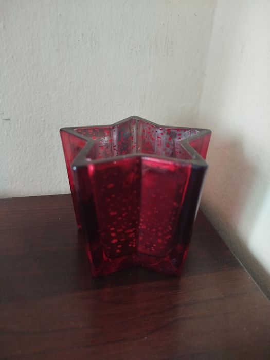 Świecznik świąteczny na świeczkę w kształcie gwiazdki