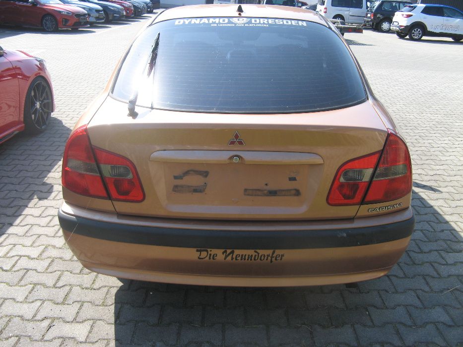 Mitsubishi Carisma 1,6 benzyna 2002r. na czesci