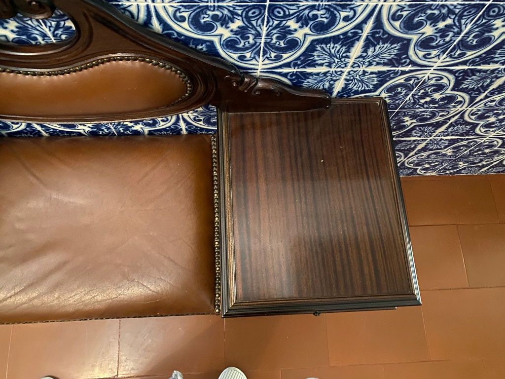 Vendo este móvel com apoio para sentar