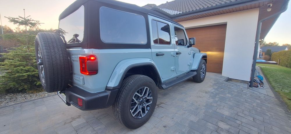 Jeep Wrangler Sahara 2024