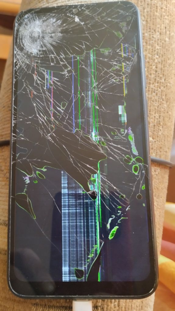 Dwa telefony na części Redmi i Samsung
