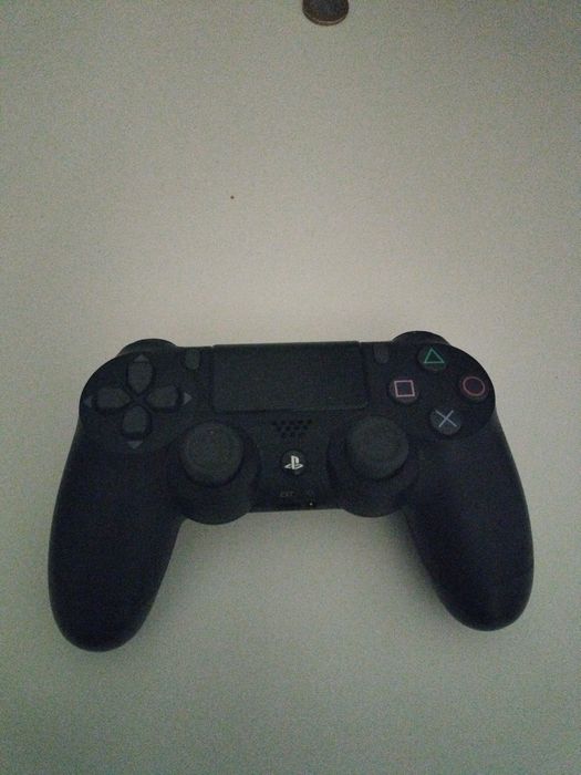Play station 4 com comando