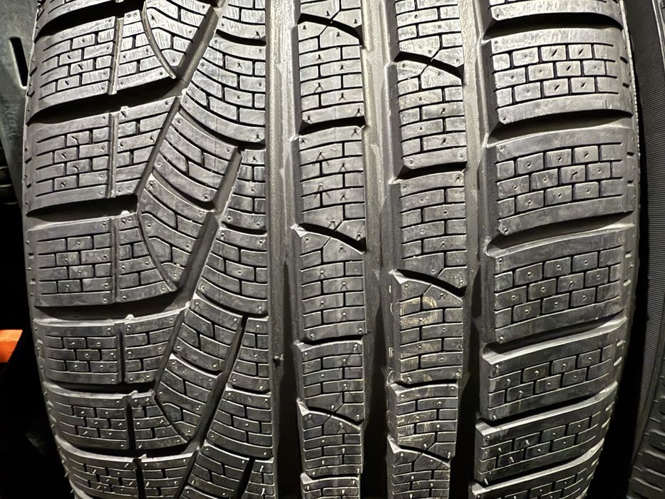 255/35 r 19 Pirelli 4 шт.