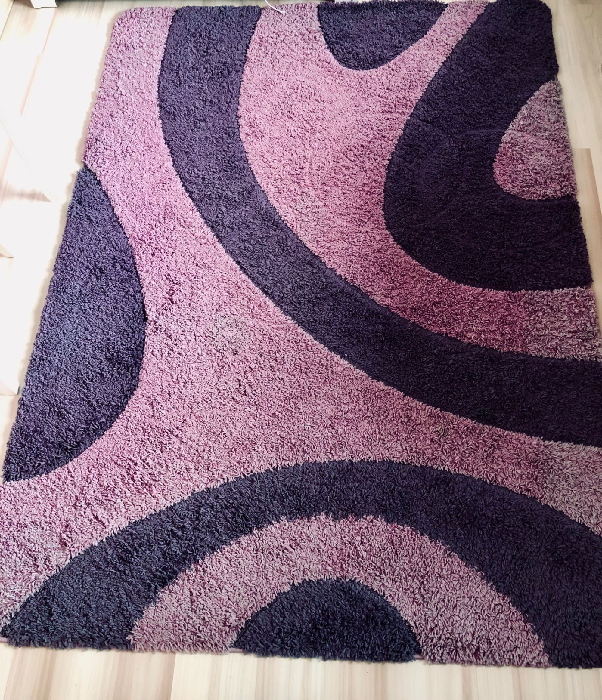 Różowo-fioletowy dywan