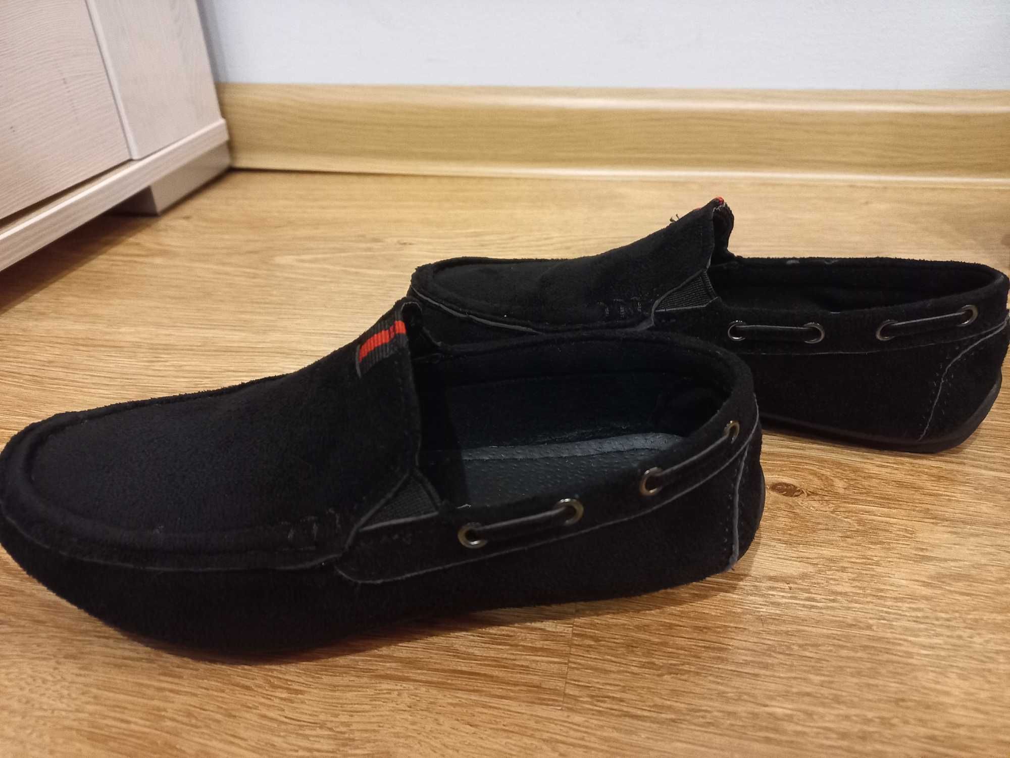 Buty garniturowe r. 32