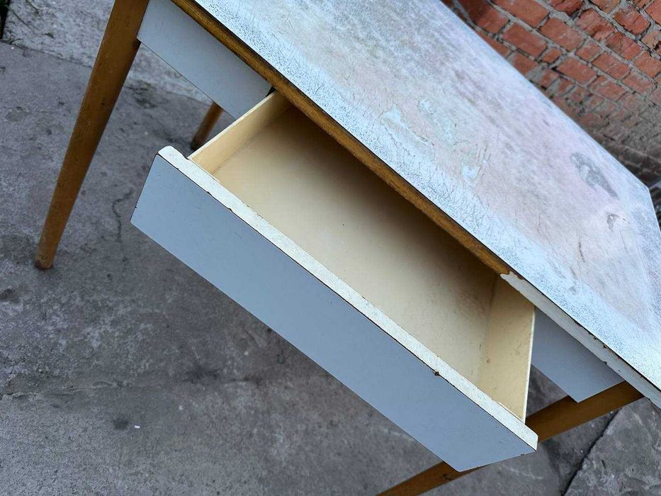 Продам кухонный деревянный стол 100*70*75 см.