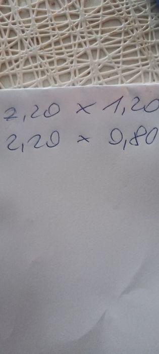 Dwa dywaniki kolor szarobialy