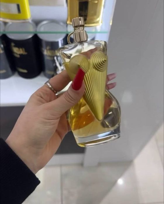 Духи Jean Paul Gaultier Divine 125 мл.

Ціна -925 грн.

Верхні ноти: м