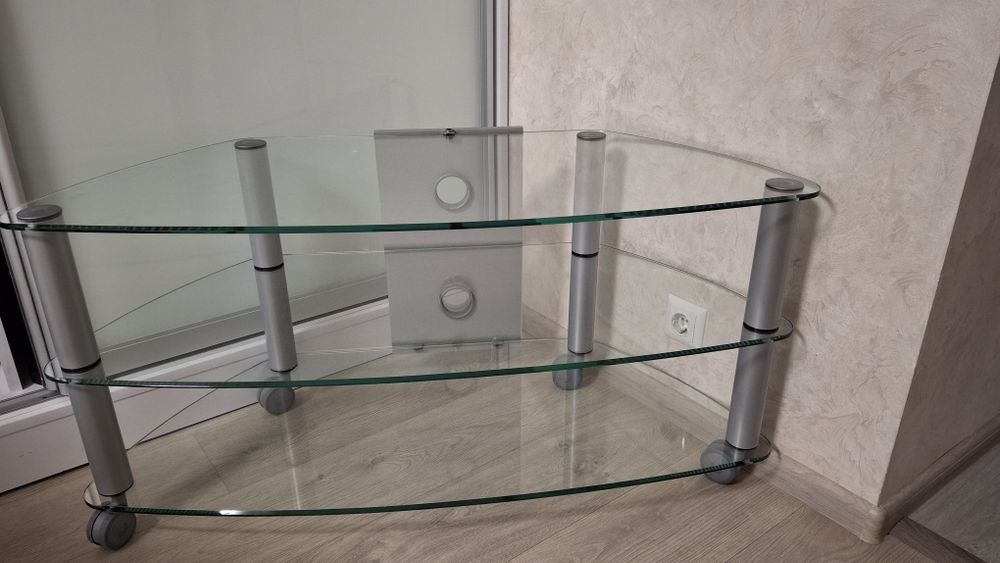 Столик під телевізор з скла.