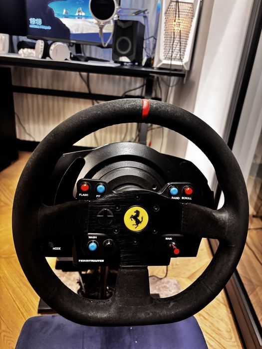 Thrustmaster t300rs alcantara