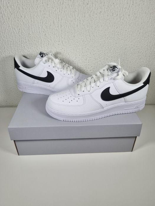 Nike Air Force 1 Branco e Preto