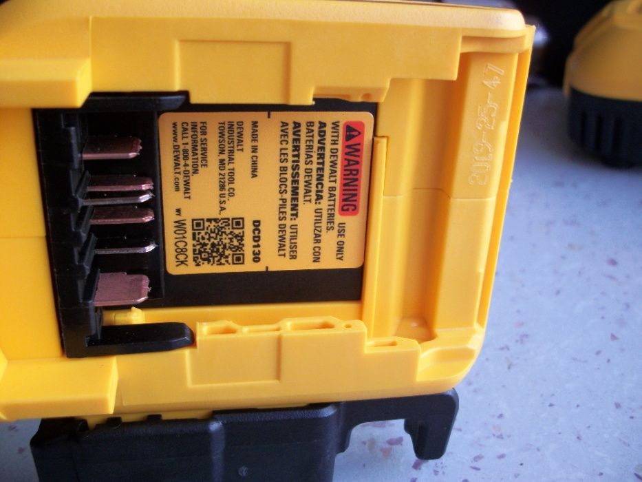 Бесщеточная дрель миксер DEWALT DCD130B тушка
