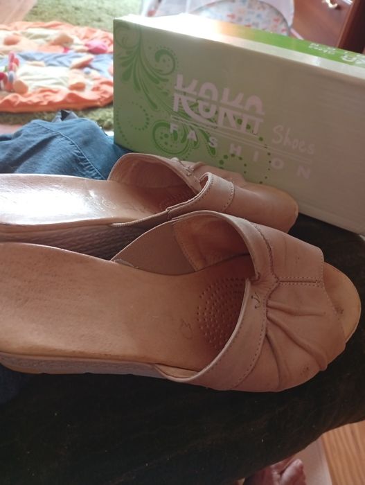 Klapki skórzane rozmiar 38