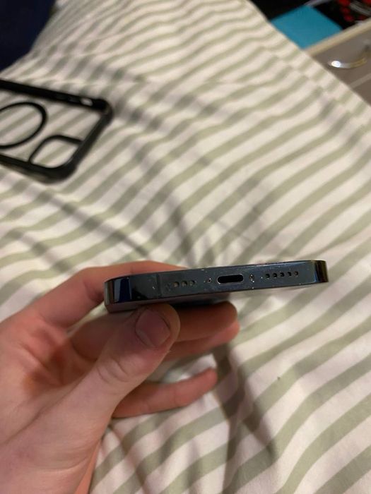 Iphone 12 pro Bateriia 81%