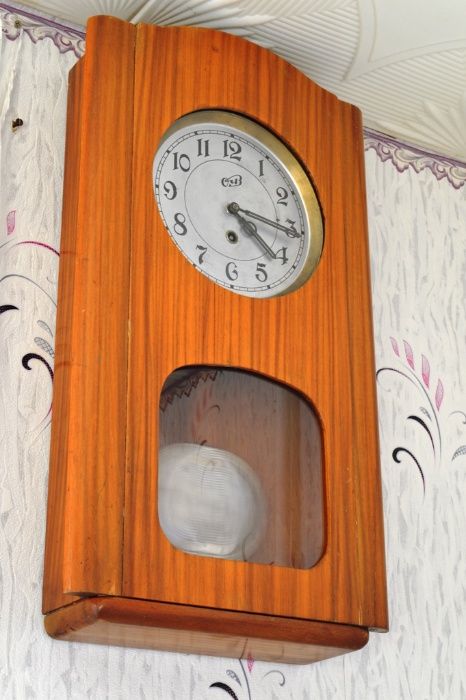 Часы ОЧЗ граждан СССР 50-х г. того века, времен правления Н. Хрущёва