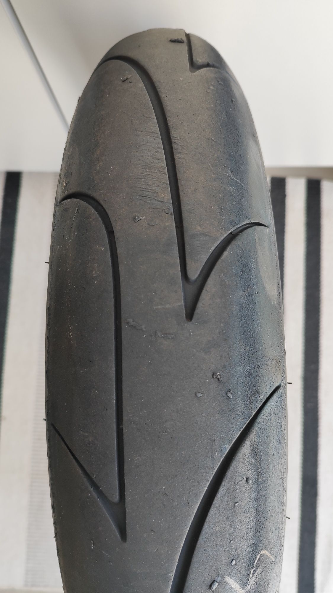 Pneu DUNLOP D213 GP PRO 2 frente