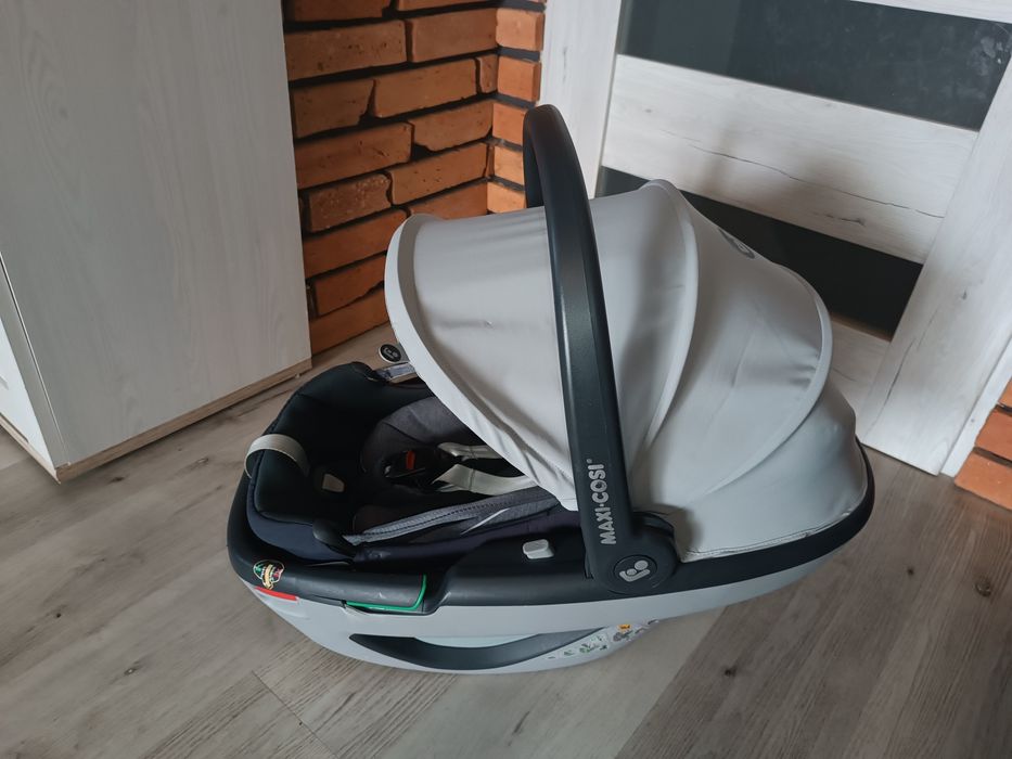 Zestaw baza i fotelikMaxi Cosi Coral 360