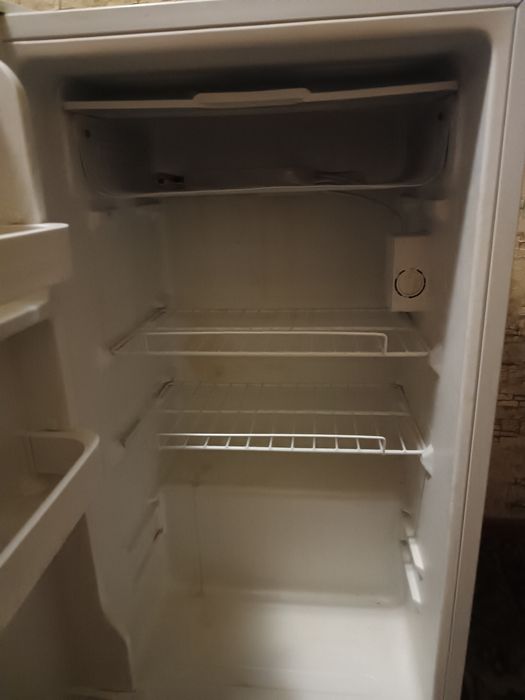 Холодильник Elenberg mr84