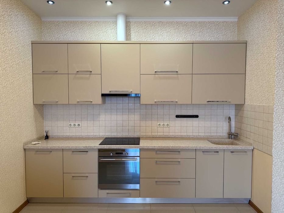 54м ЕВРОДВУШКА!Кухня-студия 30 м +спальня 13 /Близость Центра