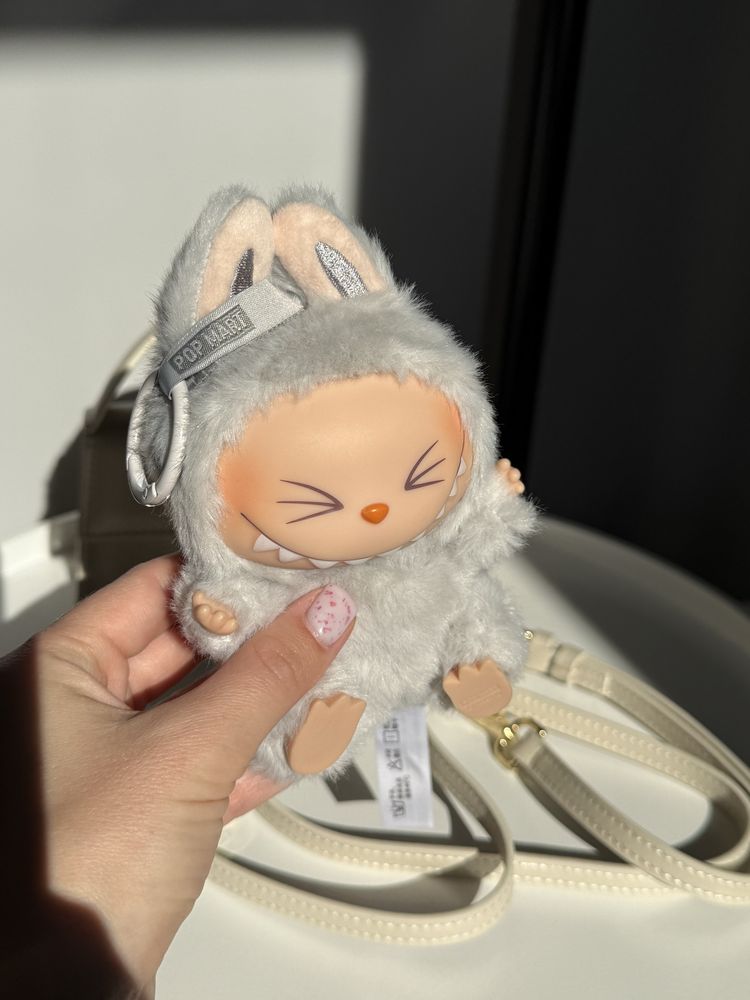 Іграшка  брелок для сумки Labubu сіра