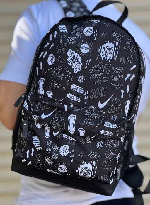 Молодіжний чорний рюкзак Nike - зручний, легкий і стильний