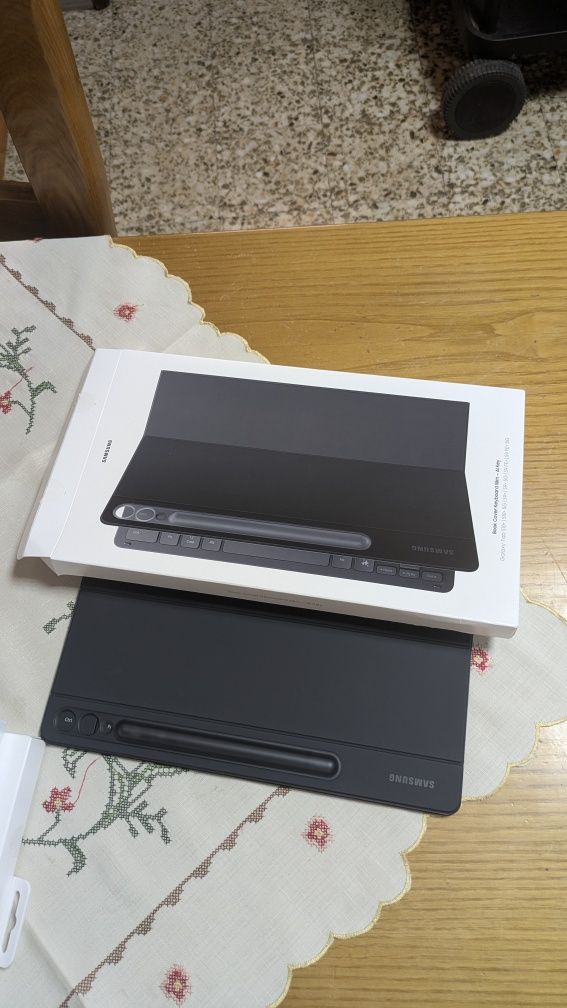 Capa Tablet Samsung - Book Cover Keyboard Slim