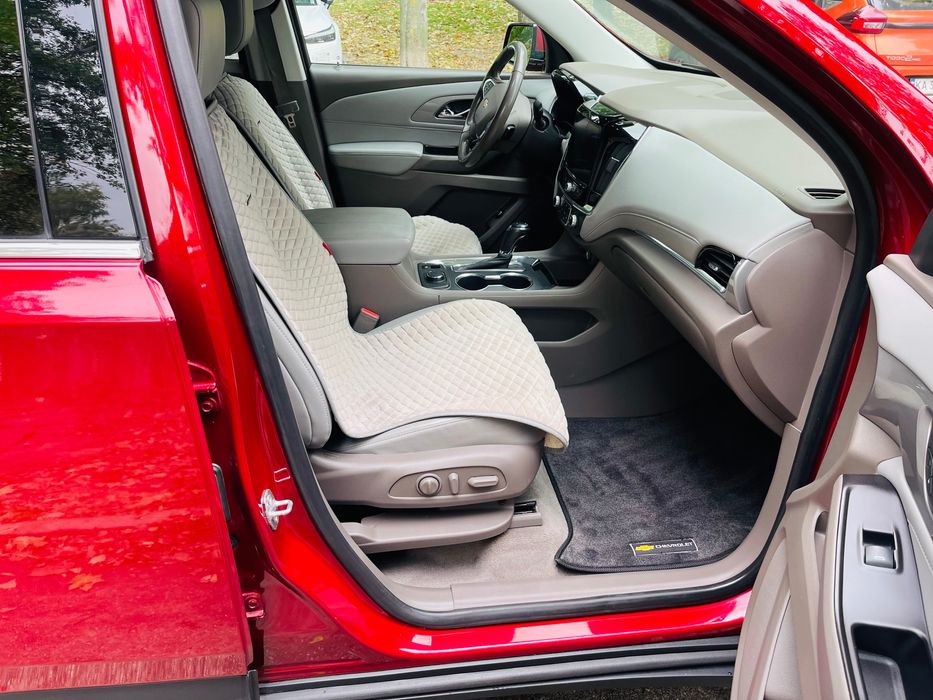 Шевроле Traverse 20 год семь мест минимальный пробег не крашеный!