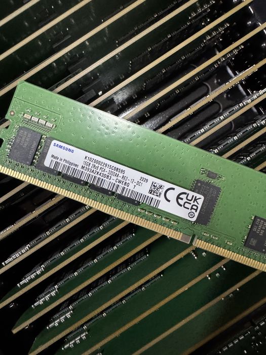 Память samsung 16gb 2Rx8 ddr4 pc3200aa серверна