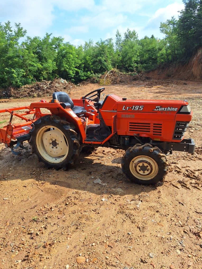 Минитрактор KUBOTA L1-195 з фрезою
